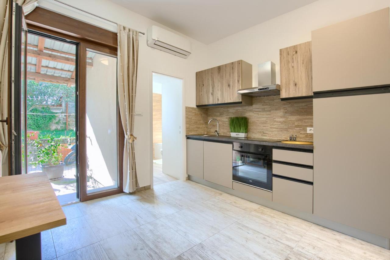 Amphitheater 3+2 Modern Apartment With Terrace, Wifi, Netflix Pula Exteriér fotografie