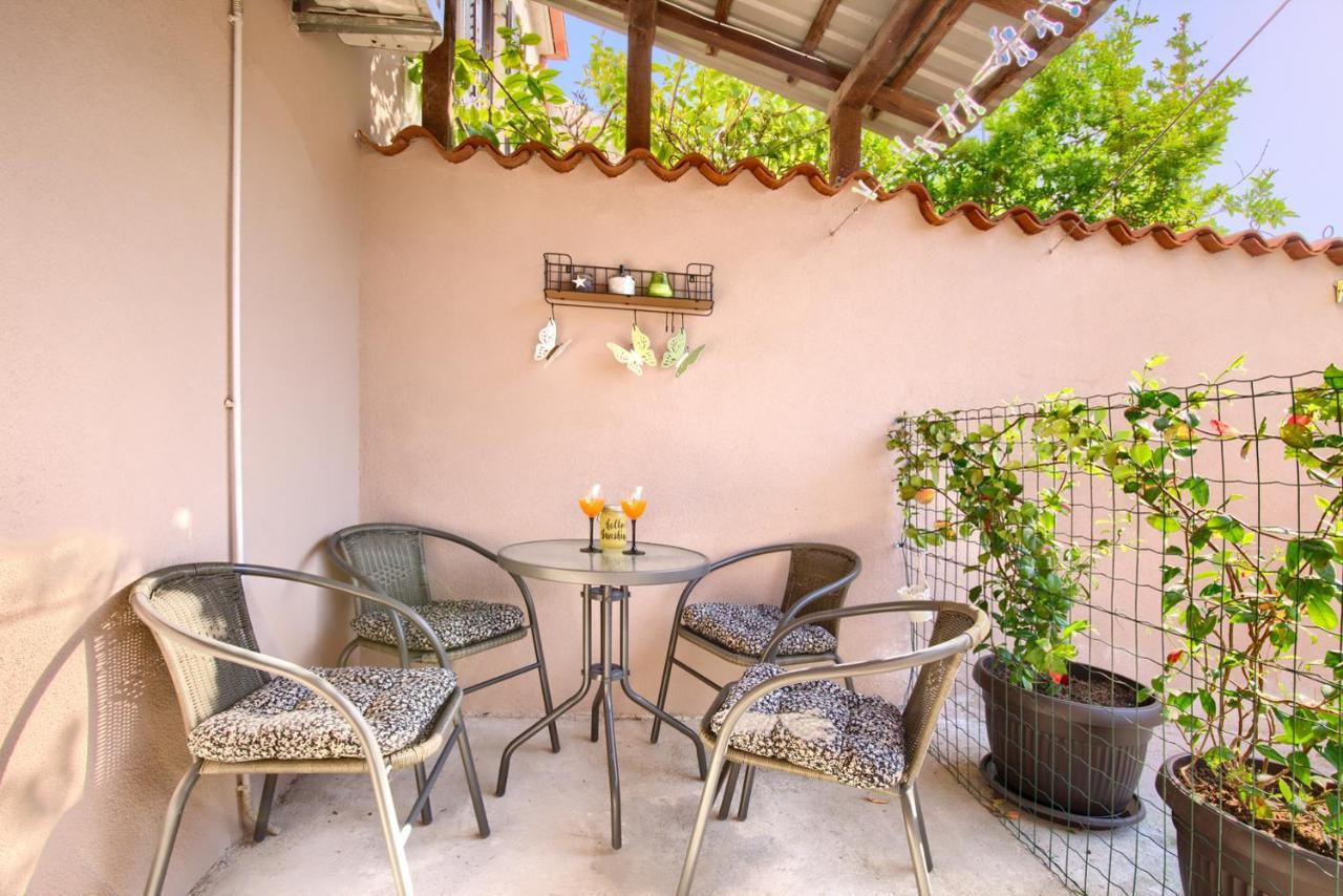 Amphitheater 3+2 Modern Apartment With Terrace, Wifi, Netflix Pula Exteriér fotografie