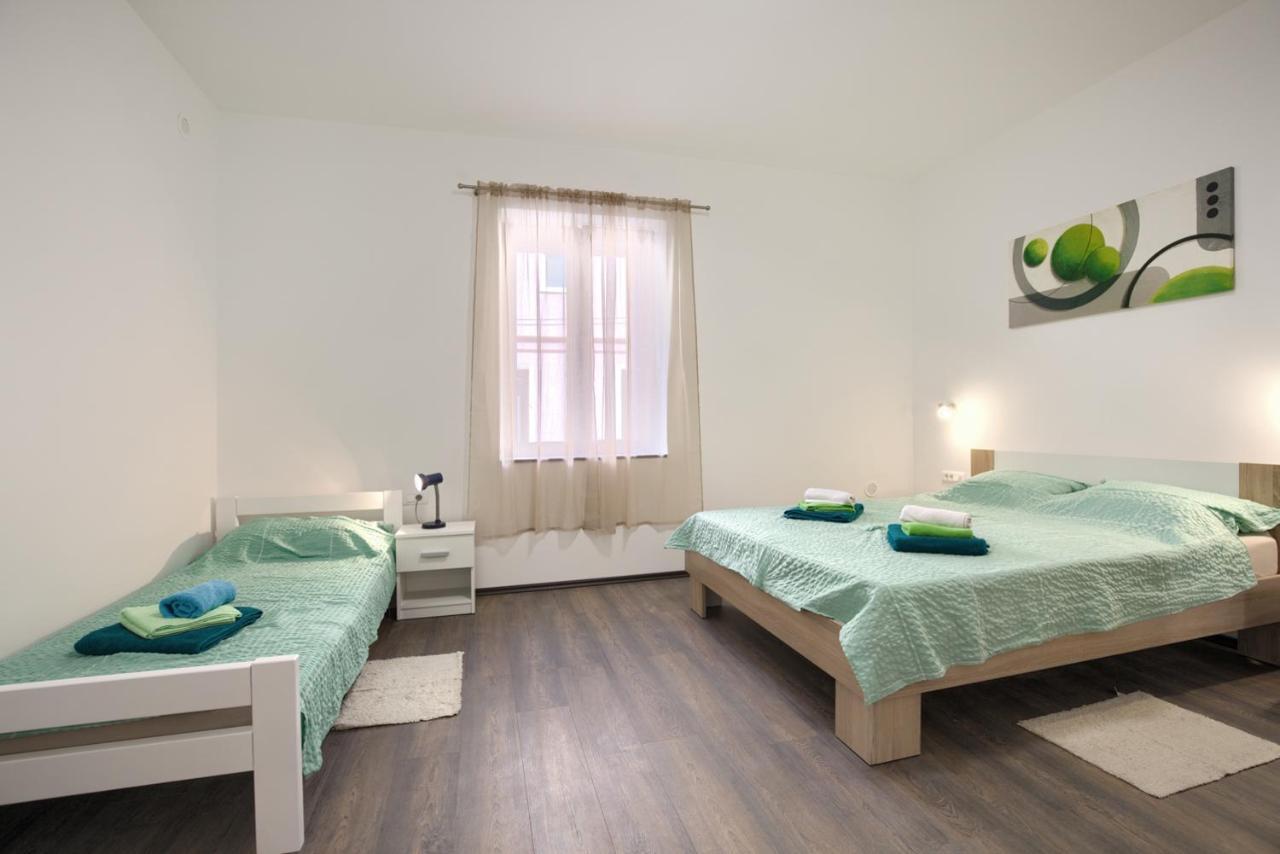 Amphitheater 3+2 Modern Apartment With Terrace, Wifi, Netflix Pula Exteriér fotografie