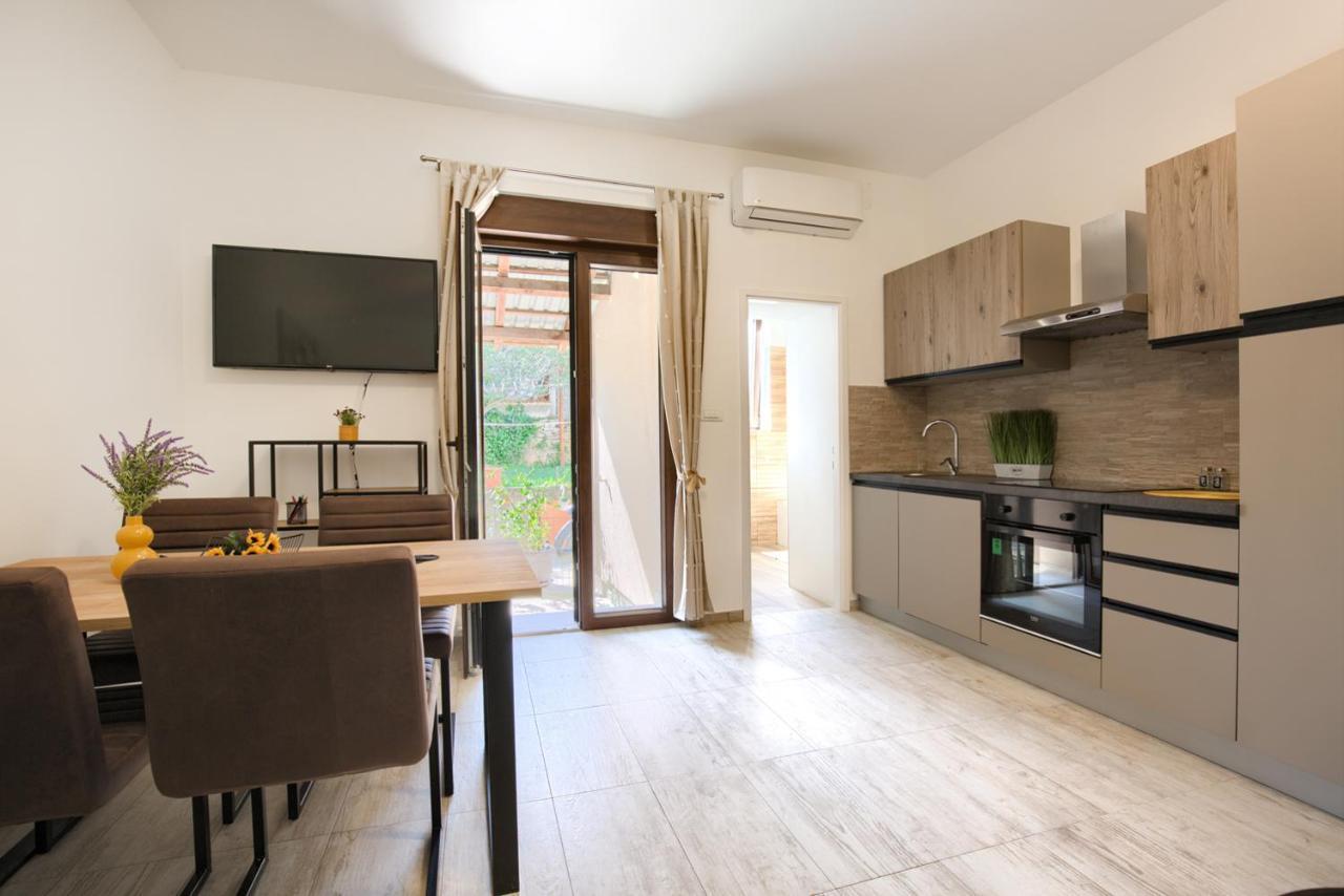 Amphitheater 3+2 Modern Apartment With Terrace, Wifi, Netflix Pula Exteriér fotografie