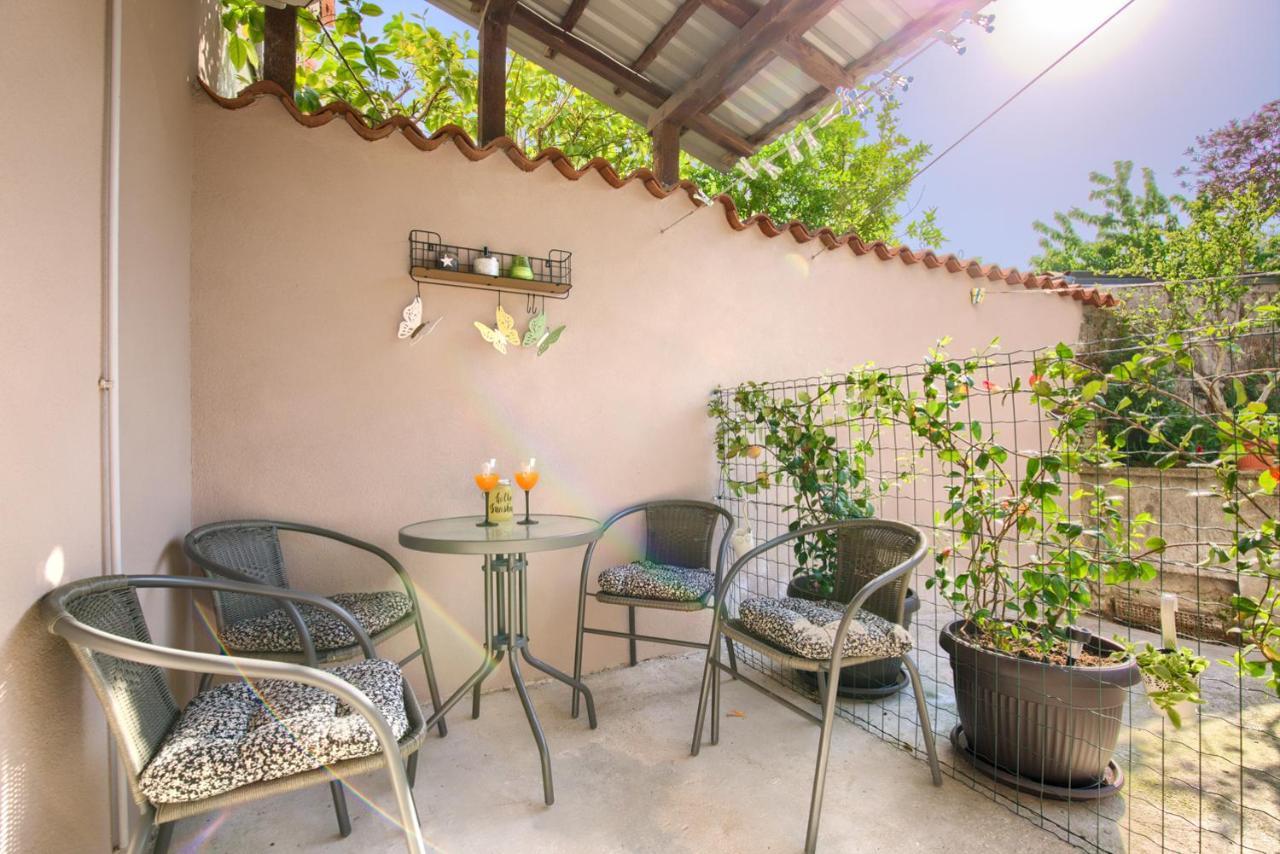 Amphitheater 3+2 Modern Apartment With Terrace, Wifi, Netflix Pula Exteriér fotografie