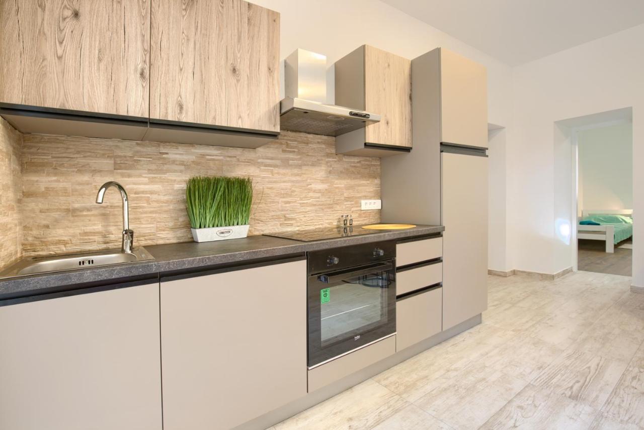 Amphitheater 3+2 Modern Apartment With Terrace, Wifi, Netflix Pula Exteriér fotografie
